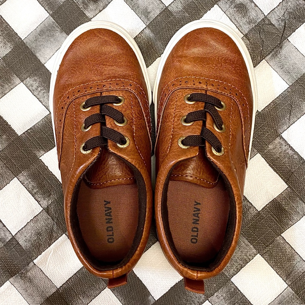 Old Navy Toddler 9 Cognac Oxford Sneaker